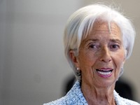 Presiden Bank Sentral Eropa Christine Lagarde menghadiri konferensi pers setelah pertemuan dewan pemerintahan ECB di Frankfurt, Jerman, Kamis, 6 Juni 2024. (AP Photo/Michael Probst)
