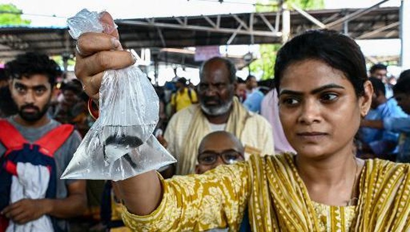 An asthma patient is administered a traditional 