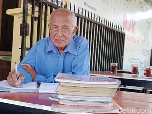 Viral Mbah Guru Ngajar Matematika Via Live TikTok, Begini Ceritanya
