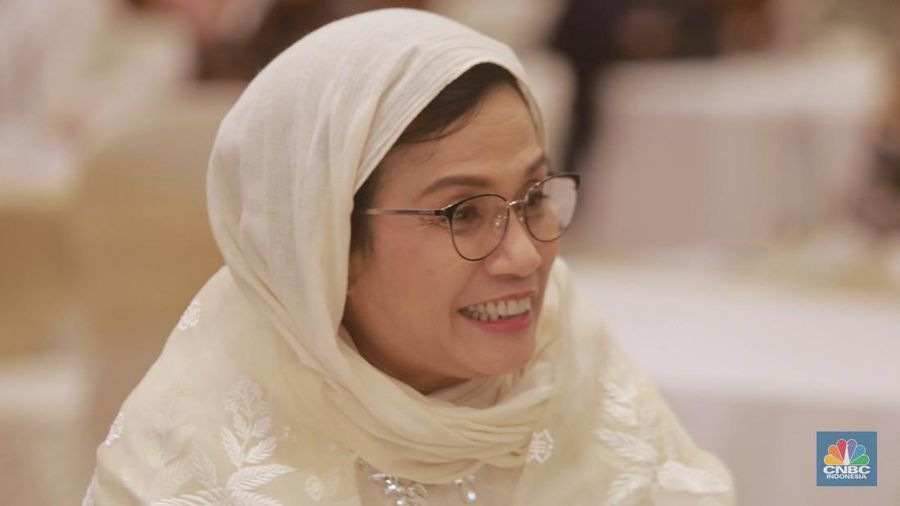 Menteri Keuangan Sri Mulyani menjadi salah satu dari 50 warga Indonesia yang diundang Raja Salman untuk menunaikan ibadah haji.  (CNBC Indonesia/Muhamad Sabki)