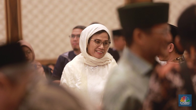 Menteri Keuangan Sri Mulyani menjadi salah satu dari 50 warga Indonesia yang diundang Raja Salman untuk menunaikan ibadah haji. (CNBC Indonesia/Muhamad Sabki) Menteri Keuangan Sri Mulyani menjadi salah satu dari 50 warga Indonesia yang diundang Raja Salman untuk menunaikan ibadah haji. (CNBC Indonesia/Muhamad Sabki)