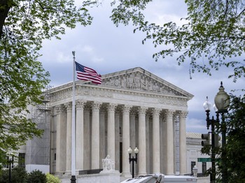 Kronologi Huru-Hara Tarif Trump: dari Hari Pembebasan - Dibatalkan MA