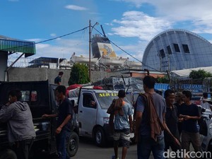Penampakan Terkini Kebakaran KM Umsini, Asap Masih Membubung Tinggi
