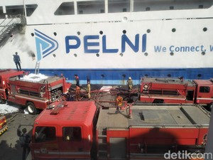Cerita Penumpang Dengar 2 Kali Ledakan Sebelum KM Umsini Terbakar