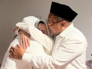 Cuaca Panas di Tanah Suci Bikin Prilly Latuconsina Khawatirkan Orang Tua