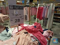 Transmart Full Day Sale Baju Diobral Harga Mulai dari Rp 28.000
