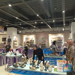 Sepatu Anak Diskon 70% di Transmart Full Day Sale