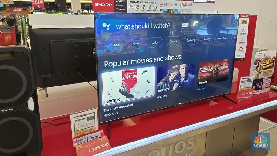 Sejumlah pengunjung memborong TV dalam gebyar diskon besar-besaran hingga 50% + 20% di Transmart Full Day Sale. (²©²ÊÍøÕ¾/Martyasari Rizky)