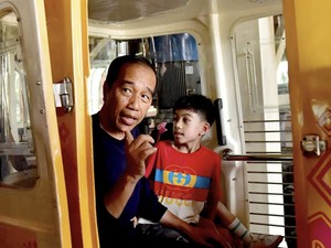 Jokowi Ngevlog Main di Playground Bareng Jan Ethes dan La Lembah