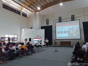 Siswa SMA Taruna Bakti Kenalan dengan 7 Kampus Tersohor UK