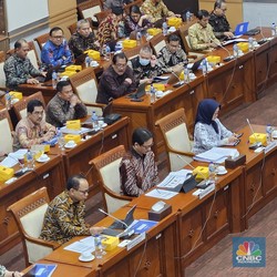 Dicecar DPR, Menkominfo Ungkap Nasib Starlink Tahun Depan