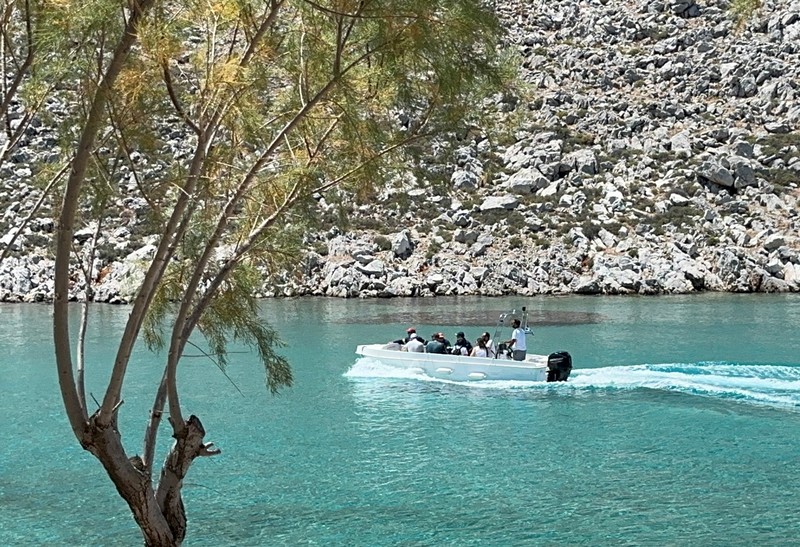 Seorang presenter televisi terkenal dari Inggris, Michael Mosley, ditemukan tak bernyawa di Pulau Symi, Yunani. (REUTERS/Panormitis Chatzigiannakis)