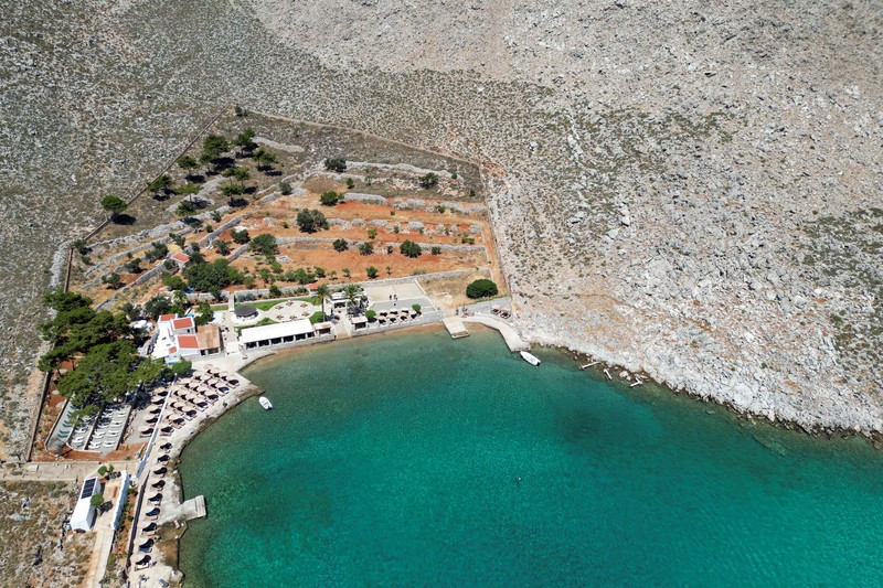Seorang presenter televisi terkenal dari Inggris, Michael Mosley, ditemukan tak bernyawa di Pulau Symi, Yunani. (REUTERS/Panormitis Chatzigiannakis)