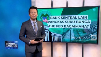 Video: Bank Sentral Lain Pangkas Suku Bunga, The Fed Bagaimana?
