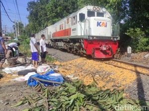 Perjalanan 5 KA Sempat Terganggu Dampak Commuter Tertemper Truk di Sidoarjo