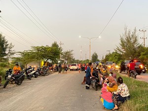 Satu Desa di Tuban Terdampak Tangki Pertamina Bocor, Warga Mengungsi