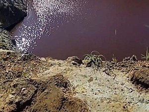 Air Danau Kawah Kelimutu Berubah Jadi Cokelat