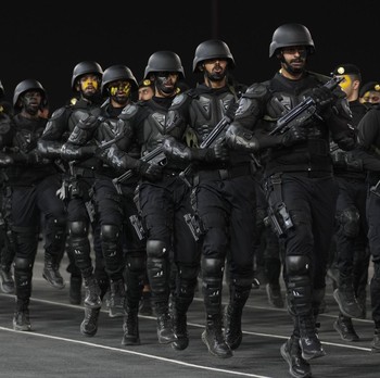 Tiba-Tiba Arab Saudi Kerahkan Militer Besar-besaran, Ada Apa?