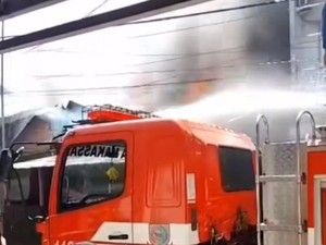 Kebakaran Hanguskan 3 Rumah di Jalan Titang Makassar