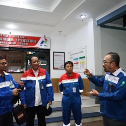 Dirut Pertamina Patra Niaga Cek Langsung Kondisi Pipa Tuban