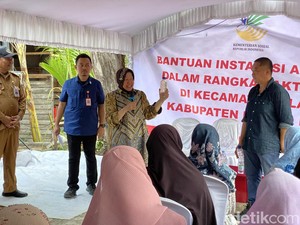 Cegah Kusta, Kemensos Beri Bantuan Air Bersih di Desa Sungai Pitung Kalsel