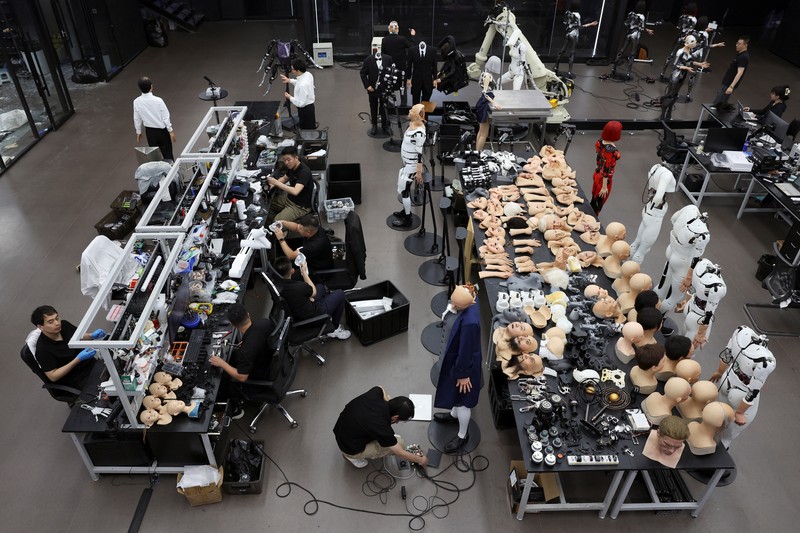 Museum Sains dan Teknologi Masa Depan EX di Dalian, China, memiliki koleksi benda-benda robotik termasuk robot humanoid. (REUTERS/Florence Lo)