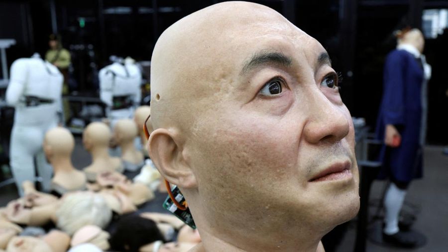 Museum Sains dan Teknologi Masa Depan EX di Dalian, China, memiliki koleksi benda-benda robotik termasuk robot humanoid. (REUTERS/Florence Lo)