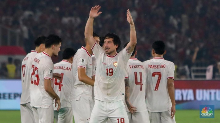 Pemain Tim Nasional (Timnas) Indonesia, Thom Haye melakukan selebrasi usai mencetak gol ke gawang Filipina di Stadion Utama Gelora Bung Karno (GBK) Senayan, Jakarta, Selasa (11/6/2024). (CNBC Indonesia/Faisal Rahman) Pemain Tim Nasional (Timnas) Indonesia, Thom Haye melakukan selebrasi usai mencetak gol ke gawang Filipina di Stadion Utama Gelora Bung Karno (GBK) Senayan, Jakarta, Selasa (11/6/2024). (CNBC Indonesia/Faisal Rahman)