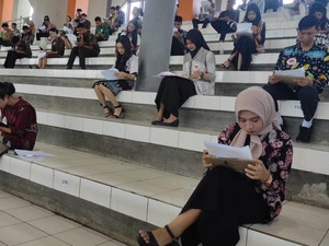 Ratusan Peserta Kakang Mbakyu Duta Wisata Blora 2024 Ikuti Tes Tertulis