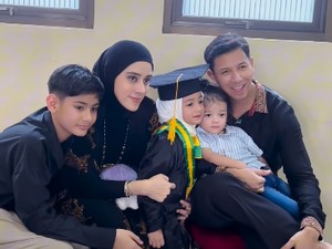 Fairuz A Rafiq Manfaatkan Long Weekend, Kerja Sambil Liburan Boyong Keluarga