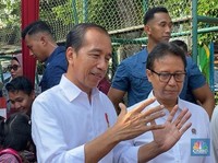 Pagi-Pagi Jokowi Blusukan ke Posyandu Bogor-Jaksel, Cek Stunting Anak