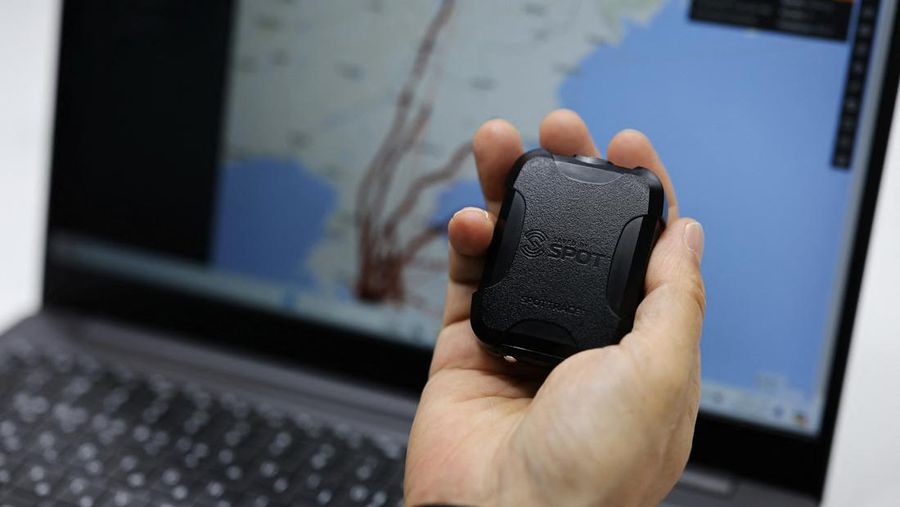 Sebuah monitor menunjukkan pelacakan GPS pada balon yang dibuat oleh kelompok aktivis yang berbasis di Seoul yang dirancang untuk mendistribusikan pesan anti-Korea Utara di wilayah Korea Utara di Seoul, Korea Selatan, 3 Juni 2024. (REUTERS/Kim Hong-Ji)