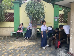 Hari Pertama PPDB SMA di Solo, Masih Banyak Ortu Bingung soal Teknis Daftar