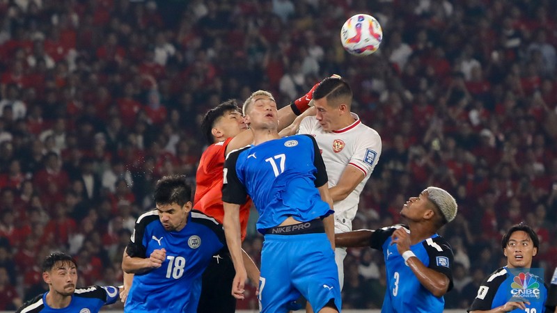 Tim Nasional (Timnas) Indonesia berhasil mengalahkan Filipina dalam lanjutan babak Kualifikasi Piala Dunia 2026 di Stadion Utama Gelora Bung Karno (SUGBK) Senayan, Jakarta, Selasa (11/6/2024). (CNBC Indonesia/Faisal Rahman) Tim Nasional (Timnas) Indonesia berhasil mengalahkan Filipina dalam lanjutan babak Kualifikasi Piala Dunia 2026 di Stadion Utama Gelora Bung Karno (SUGBK) Senayan, Jakarta, Selasa (11/6/2024). (CNBC Indonesia/Faisal Rahman)