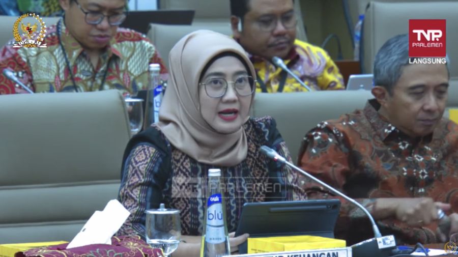 Direktur Keuangan Pertamina, Emma Sri Martini dalam Rapat Dengar Pendapat (RDP) dengan Komisi VI DPR RI pada Rabu (12/6/2024). (Tangkapan Layar Youtube Komisi VI DPR RI Channel)