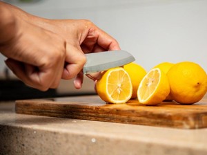 Jangan Bersihkan 6 Barang Ini Pakai Air Lemon, Pokoknya Jangan!