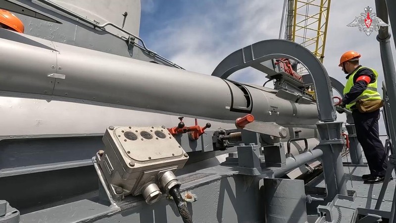 Pasukan Rusia telah memulai latihan tahap pertama yang melibatkan pelatihan praktis dalam persiapan dan penggunaan senjata nuklir non-strategis atau taktis. (Russian Defense Ministry Press Service via AP)