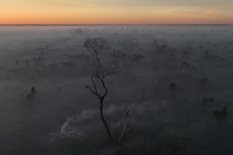 Pemandangan drone menunjukkan asap mengepul dari kebakaran di Pantanal, lahan basah terbesar di dunia, di Corumba, negara bagian Mato Grosso do Sul, Brasil, 10 Juni 2024. Pemandangan drone menunjukkan asap mengepul dari kebakaran di Pantanal, lahan basah terbesar di dunia, di Corumba, negara bagian Mato Grosso do Sul, Brasil, 10 Juni 2024. (REUTERS/Ueslei Marcelino)