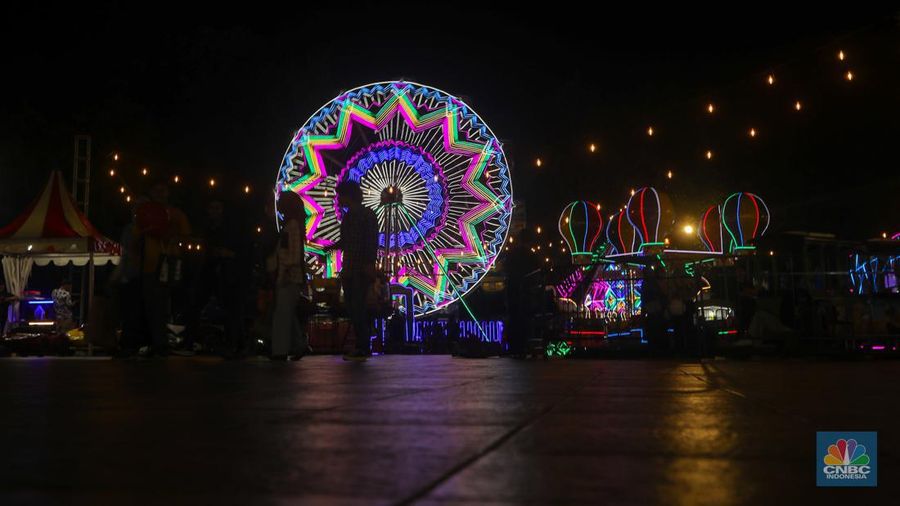 Pengunjung memadati Jakarta Fair Kemayoran (JFK) di JIExpo Kemayoran, Jakarta, Rabu (12/6/2024). Jakarta Fair Kemayoran yang berlangung mulai 12 Juni hingga 14 Juli mendatang dengan resmi dibuka. (²©²ÊÍøÕ¾/Faisal Rahman)