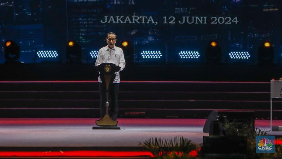 Presiden Joko Widodo saat pembukaan Pekan Raya Jakarta atau Jakarta Fair di JIEXPO Kemayoran, Jakarta, Rabu (12/6/2024). (CNBC Indonesia/Faisal Rahman)