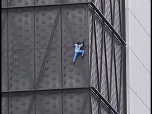 Spiderman Dunia Nyata, Panjat Gedung Tinggi di Argentina