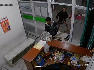 Viral Remaja di Bogor Tawuran Bawa Celurit sampai Masuk ke Dalam Klinik