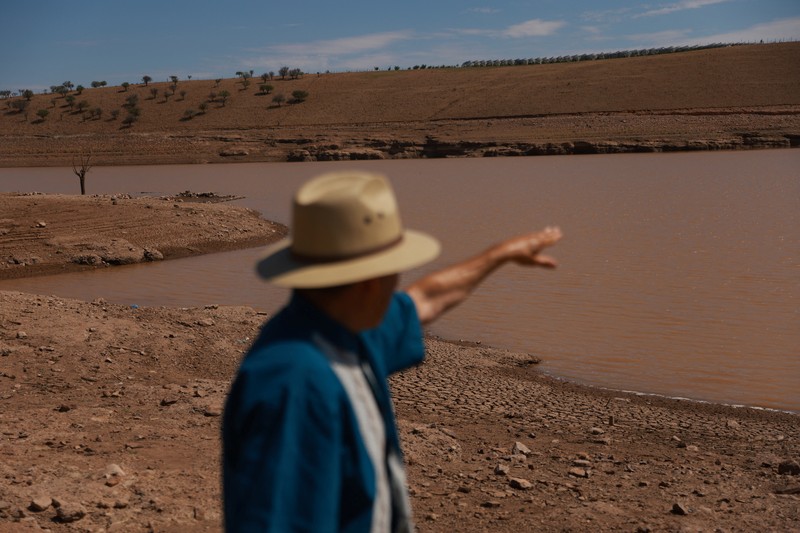 Pemandangan menunjukkan bagian dasar Bendungan Abraham Gonzalez yang kering, karena suhu tinggi telah menyebabkan kekeringan hebat, di Guerrero, negara bagian Chihuahua, Meksiko 8 Juni 2024. (REUTERS/Jose Luis Gonzalez)