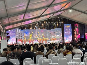 Keseruan Hari Pertama Jakarta Fair 2024