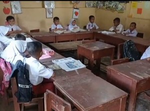 Miris! 18 Pelajar SDN di Kampar Belajar di Ruangan Bekas Toilet