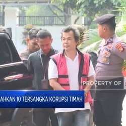 Video: Kejagung Serahkan 10 Tersangka Korupsi Timah ke Kejari Jaksel