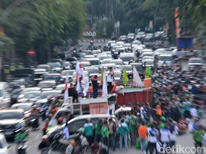 Pengalihan Arus Lalin Selama Aksi Unjuk Rasa Buruh di Surabaya Hari Ini