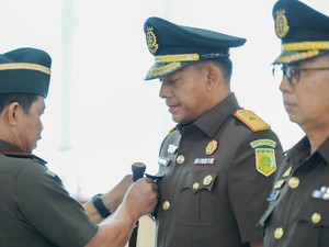 Kajati Sulsel Lantik Wakajati-8 Kajari Baru, Minta Hindari Gaya Hidup Hedonis