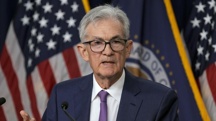 Ketua Dewan Federal Reserve Jerome Powell berbicara dalam konferensi pers di Federal Reserve di Washington, 1 Mei 2024. (AP Photo/Susan Walsh/File Foto)