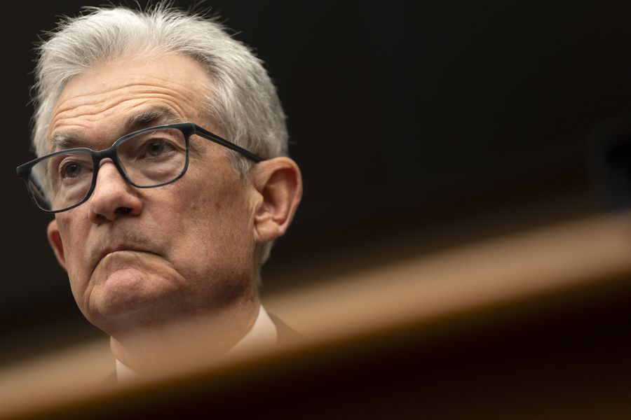 Ketua Dewan Federal Reserve Jerome Powell hadir di hadapan Komite Jasa Keuangan DPR di Capitol Hill, 6 Maret 2024, di Washington.